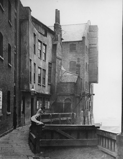 Muelle de St. Mary Overy, Southwark, c.1881 de Henry Dixon